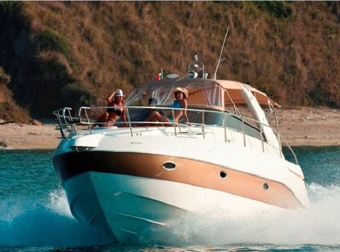  34英尺運(yùn)動游艇