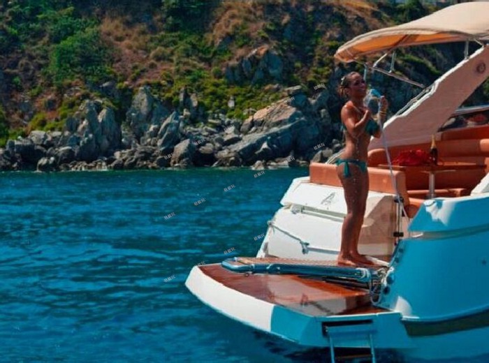  34英尺運(yùn)動游艇