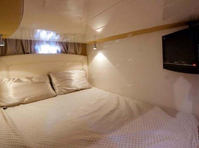  34英尺運(yùn)動游艇