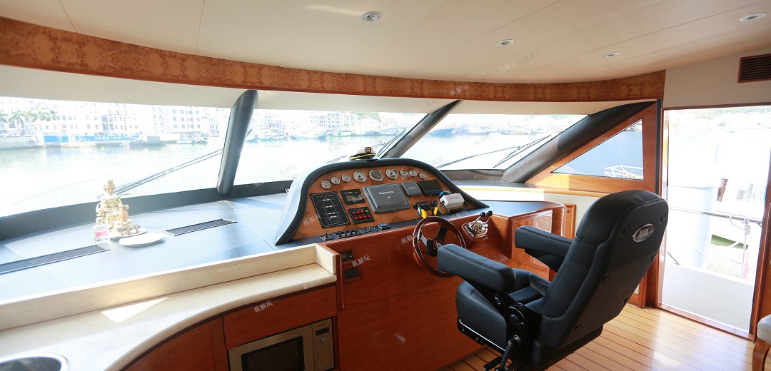 68英尺豪華游艇