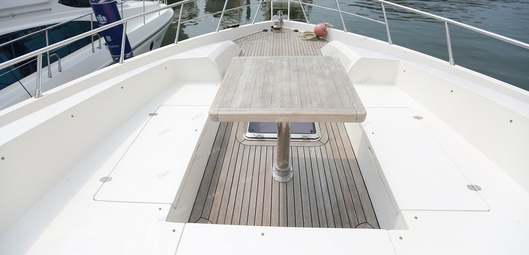 70英尺飛橋游艇