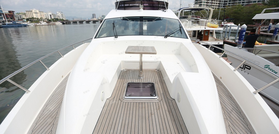 70英尺飛橋游艇